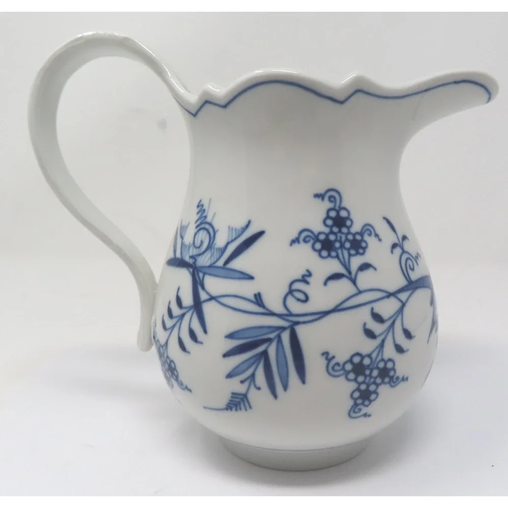 Meissen Blue Onion Porcelain Pitcher‎ Scalloped Rim Crossed Swords German